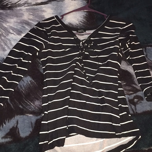 a top - Picture 1 of 1